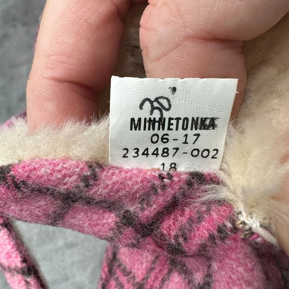 Minnetonka Slipper Boots Toddler Girls Sz 3 Pink Plaid Faux Fur Wool Lined Cozy
